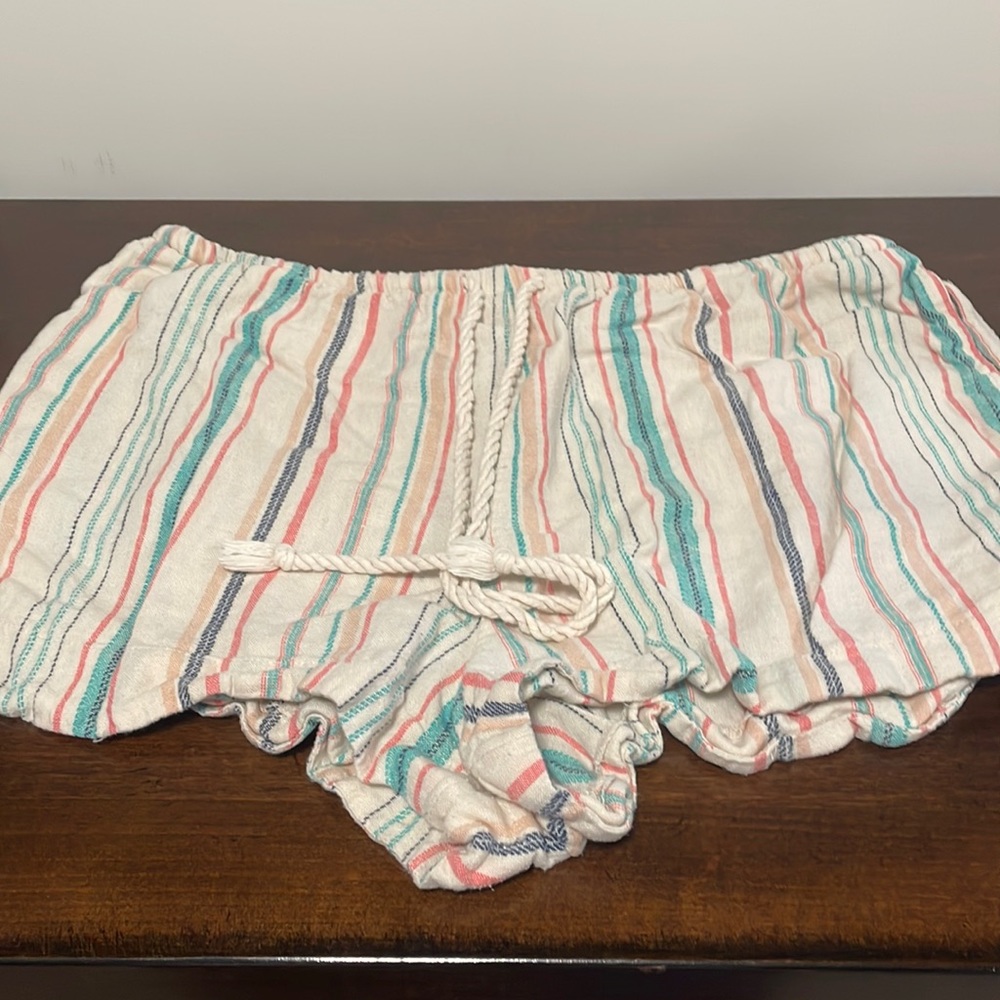 Mossimo ivory shorts with stripes